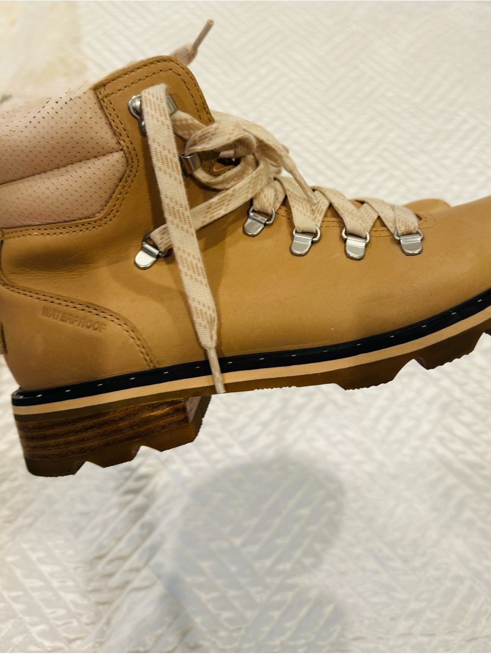 Sorel Women’s Waterproof Blush Tan Stylish Outdoor Snow Ankle Boot